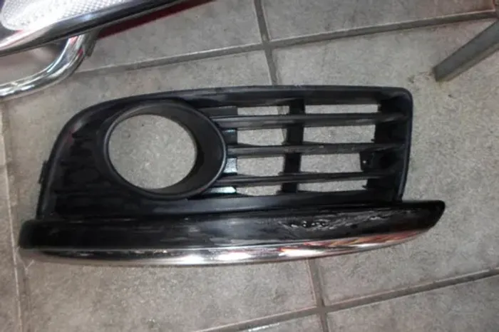 Aplique Farol De Milha Jetta Preto Com Cromado