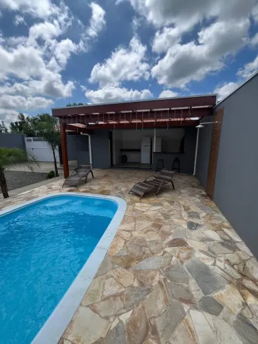 Chácara à venda em Tatuí-SP, bairro Mirandas: 2 quartos, 2 salas, 2 banheiros, 4 vagas de