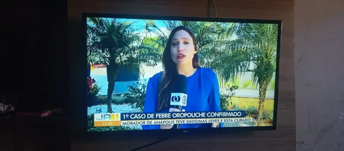 Tv 43 polegadas LG, NÃO é smart, mas é só comprar a tv box