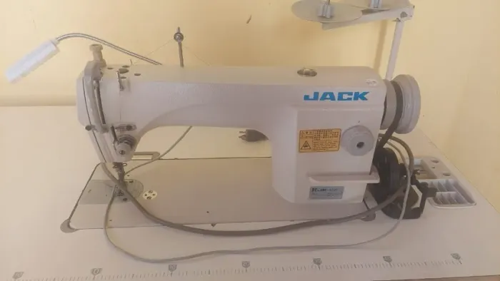 Máquina de Costura Semi-industrial - JACK