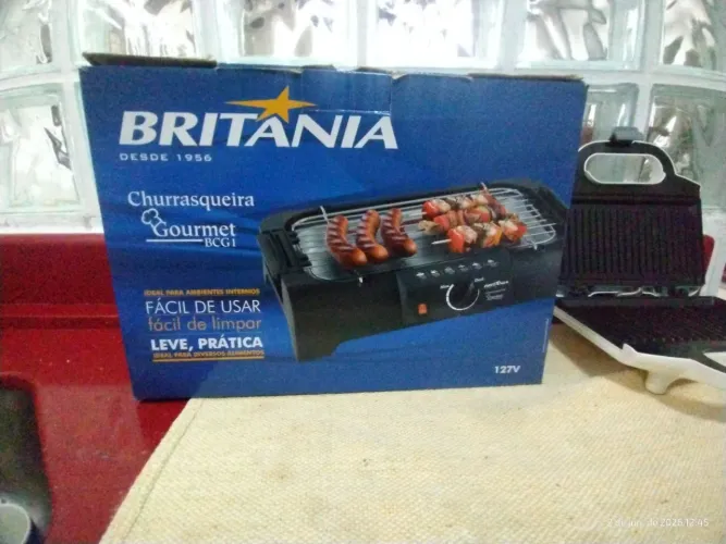 Churrasqueira Elétrica Britânia Gourmet BCG1 - 127V