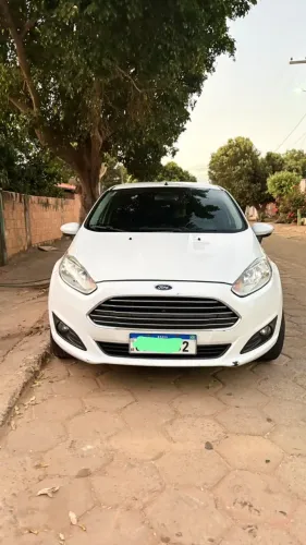 Ford Fiesta 1.6 16V Flex Aut. 5P 2015
