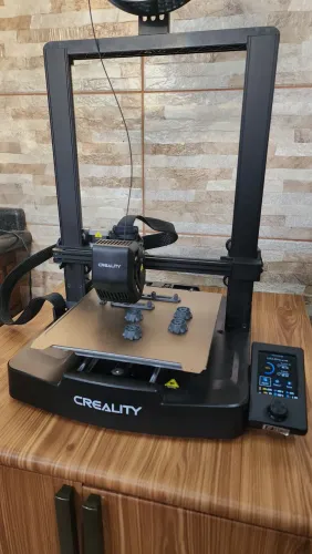 Impressora 3D Creality Ender V3 SE com nivelamento automático