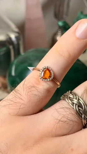 Anel ouro 18k com safira rosa e diamantes e pingente ouro 18k de N S Aparecida