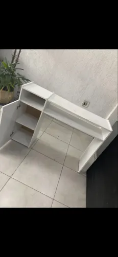 Mesa de unha + espositor de esmalte 