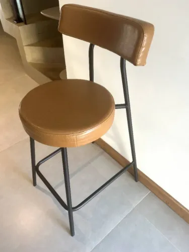 Kit com 4 Banquetas - Couro Marrom