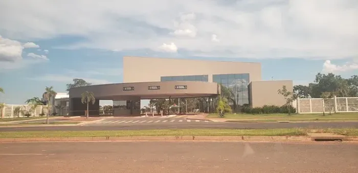 Terreno Supremo Italia 720m², bem localizado doc ok preço de ocasião