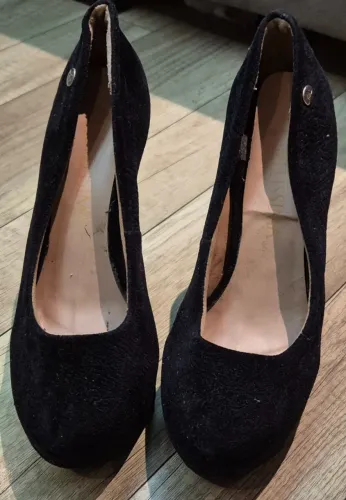 Salto Alto Fino Preto (15 cm)