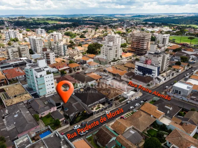 Ampla Casa Comercial em Localização Privilegiada no Bairro Estrela!