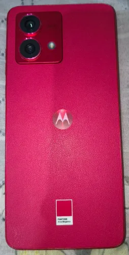 Vendo um celular moto G84 pra retirada de peças ou pra quem tiver o interesse em ajeitar