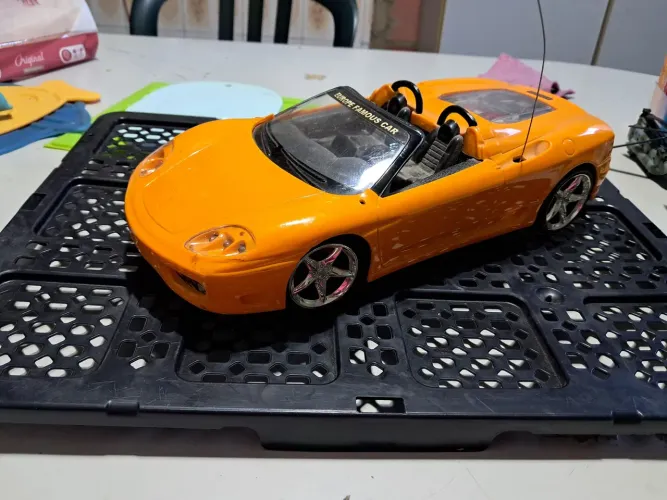 Carro de controle remoto sem o controle  anos 2000