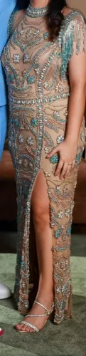 Vestido de festa, todo bordado, veste tamanho G (40/42)