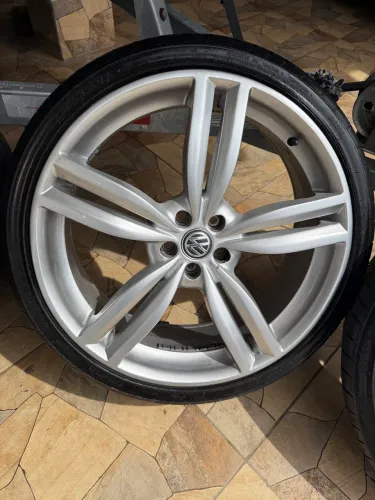 Rodas e pneus aro 20