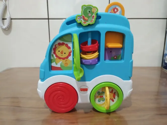 Brinquedo ônibus Fisher price