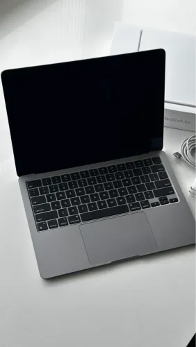 Macbook Air M2 8GB / 256GB Space Gray