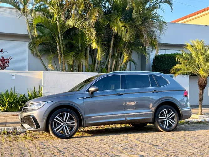 Volkswagen Tiguan Allspac R-line 300 TSI 2.0 2024