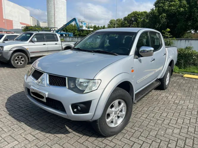 Mitsubishi L200 Triton HPE 3.2 CD TB Int.diesel AUT 2012