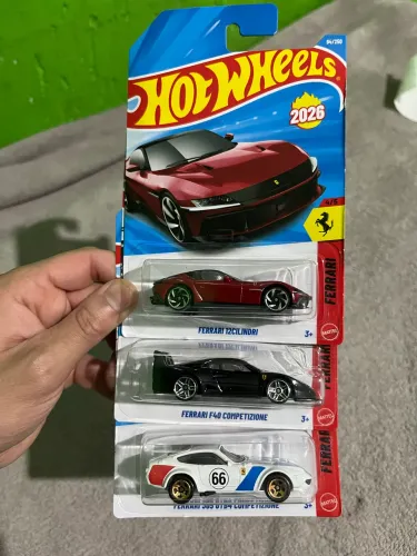 HOTWHEELS KIT COM  3 FERRARIS 
