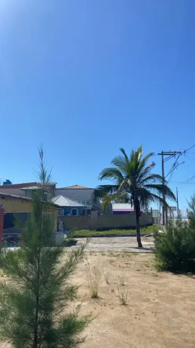 Terreno para Venda de Frente para a Praia Possui 1372 m²