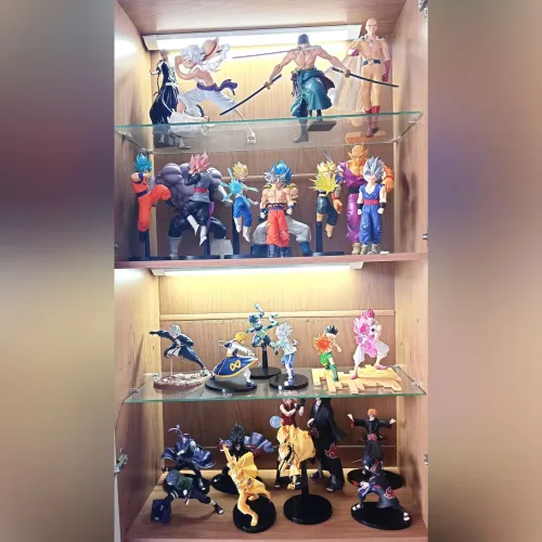 Coleção de action figures 100% originais com 3 cristaleiras