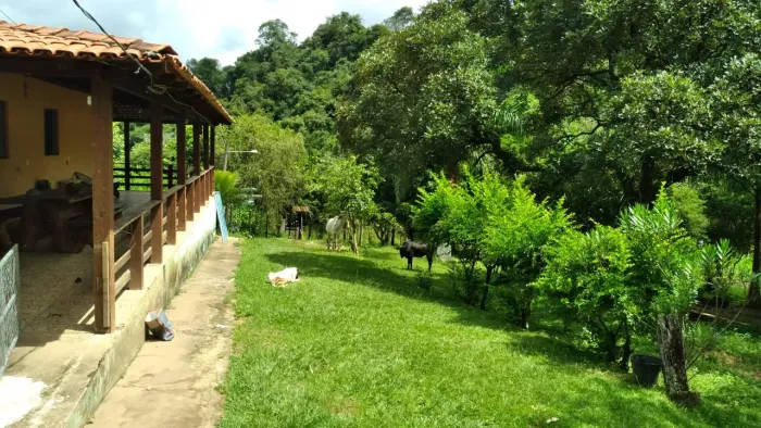 Sitio em Itaguara MG casa boa  71 000 mil metros 7 hectares Ótimo cantinho na roca