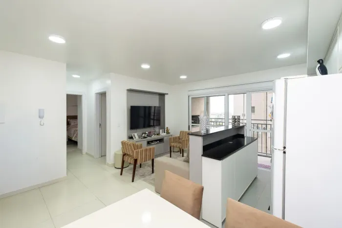 Apartamento mobiliado no Areal, 62m², 2 quartos (1 suíte), sacada com churrasqueira, vaga,