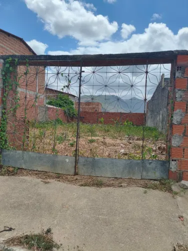 Vende-se ou aluga-se e terreno  12x30 - Excelente oportunidade 