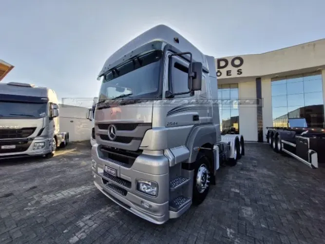 MB Axor 2544 2014 6x2 Teto alto completo