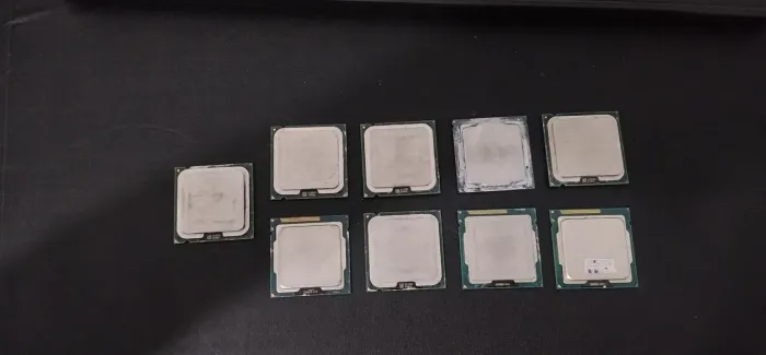 Lote de 9 Processadores Intel (i3 7ª Gen, i3 3ª Gen, Pentium e Celeron - No Estado