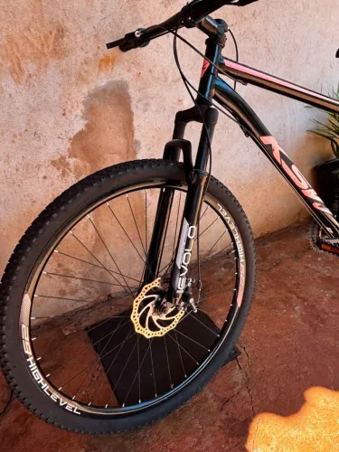 Vendo bicicleta semi-nova 