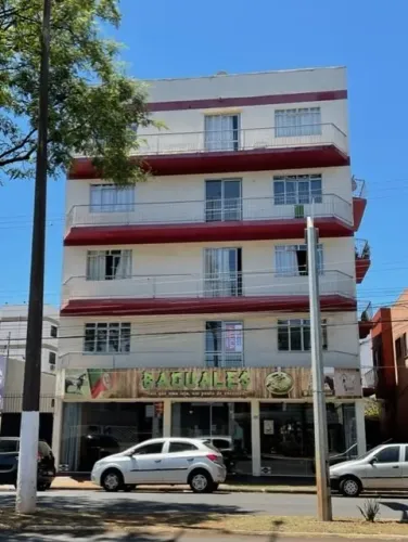 Apto grande de 3 quartos para locação no centro