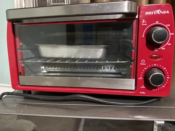 Forno Elétrico Britânia Vermelho