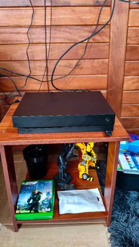 Vendo Xbox One X 1.5 TB