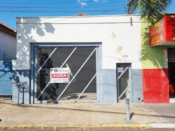 Casa com 2 Quarto(s) e 1 banheiro(s) para Alugar, 61 m² por R$ 1092 / Mês