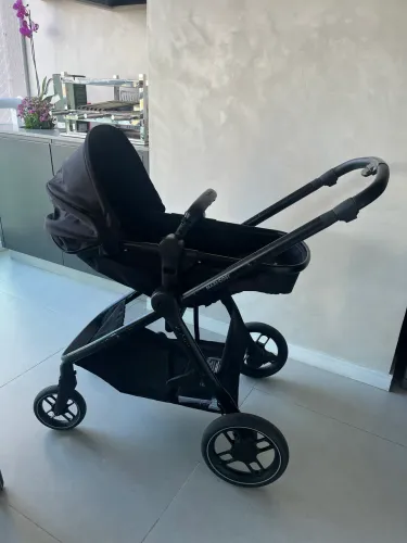 Carrinho de Bebê Maxi Cosi Anna³ Essential Black