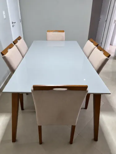 Mesa de jantar com 6 cadeiras
