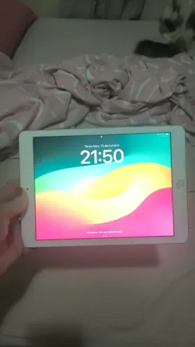 Apple iPad 6ª Geração 32GB Wi-Fi Prata + Carregador ORIGINAL