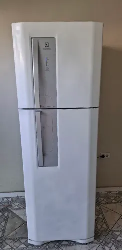 Geladeira Eletrolux frost Free DF42