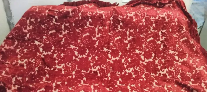 Tapete Importado com renda aveludada vermelho