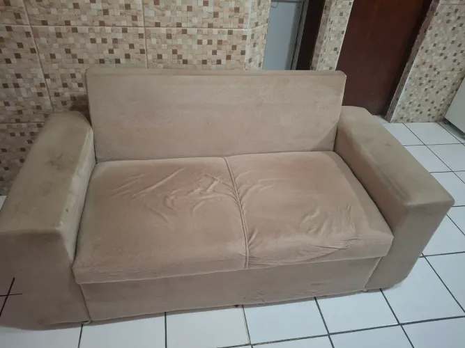 Vendo sofá 2 lugares usado.