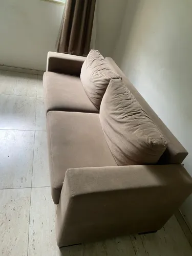 Sofá pequeno semi novo