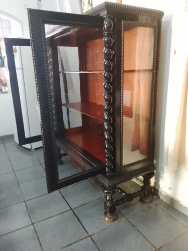 Vendo Cristaleira estilo Colonial