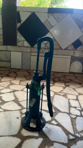 Bomba de poço USADA POUCAS VEZES