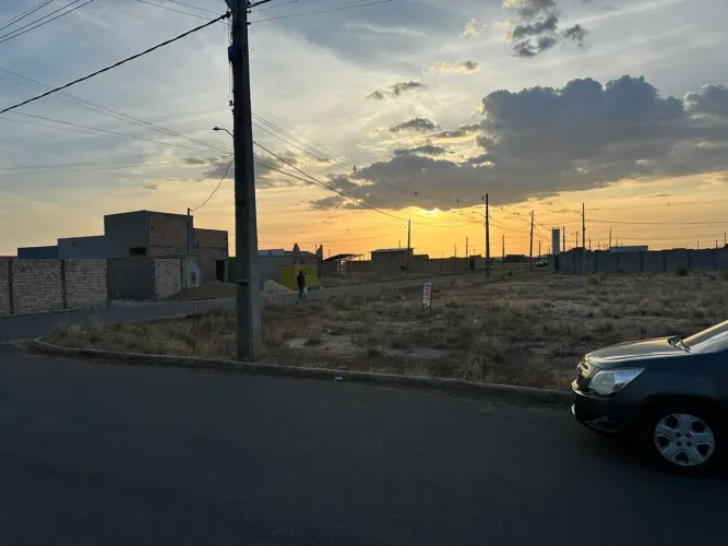Terreno de esquina no Murilo Teixeira