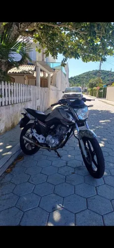 Vendo ou troco por carro se compatível assumo possível pequenas parcelas + a moto