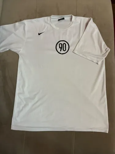 Camiseta branca nike total 90
