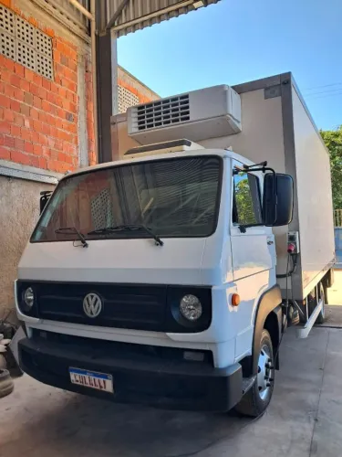 Caminhão VW 8.160 2015, câmara fria (HC/V500)