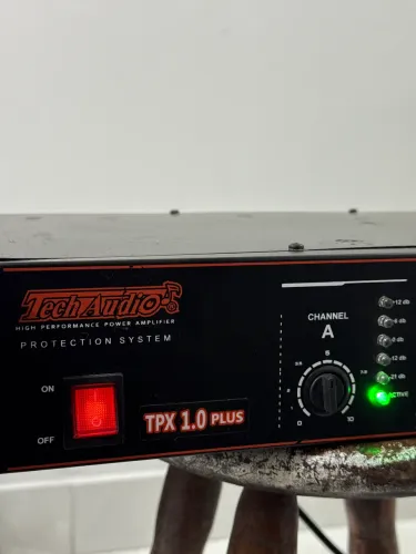 Amplificador De Potencia Techaudio Tpx-1.0 B 1000 Watts