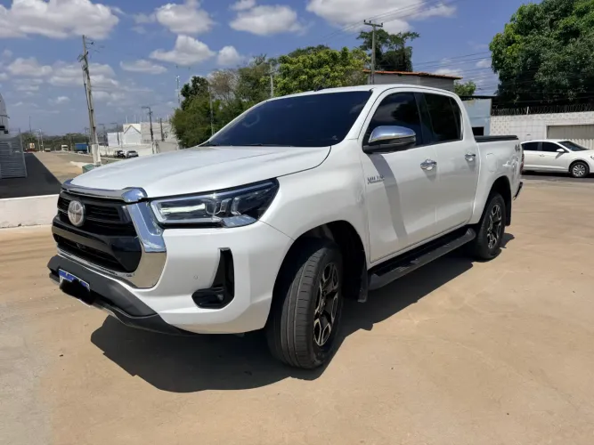 Toyota Hilux CD SRX 4X4 2.8 TDI 16V Diesel Aut. 2024