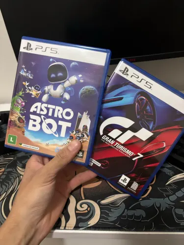 Vendo Gran Turismo 7 e Astro bot